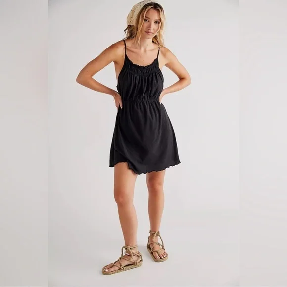 knee length dresses for ladies Chic Black Mini Dress with Elegant Pearl Sleeves